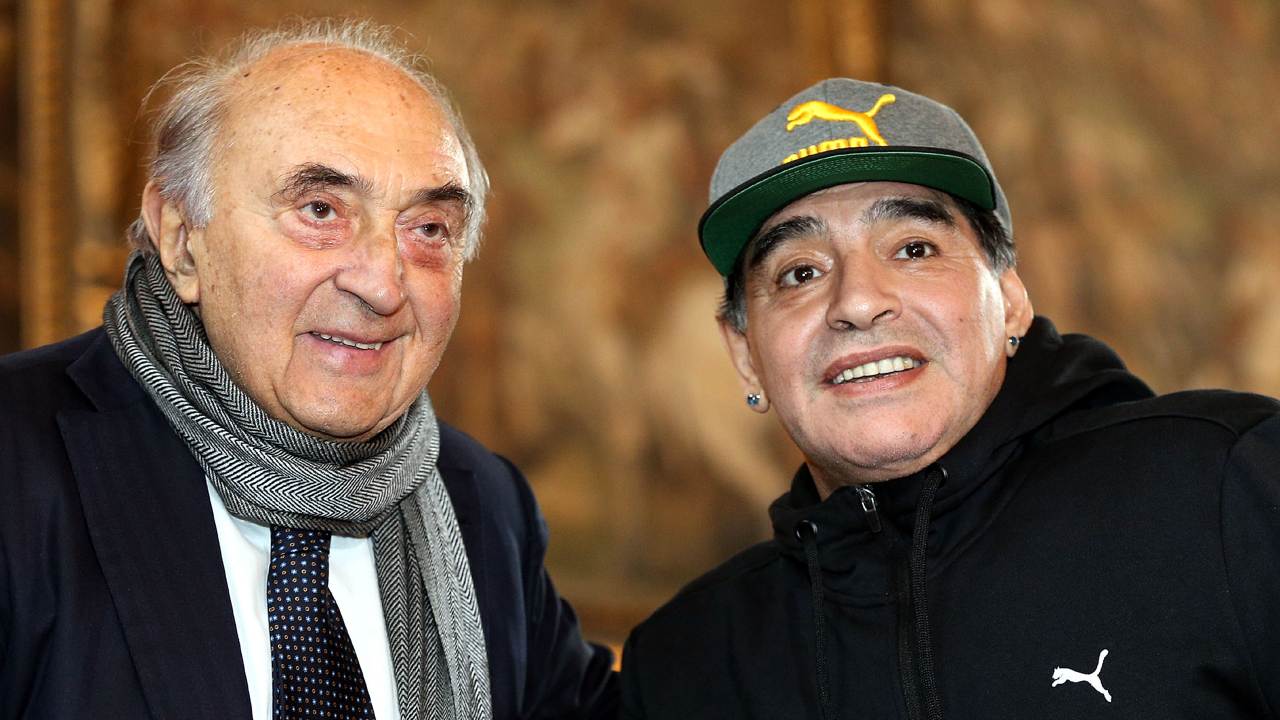 Corrado Ferlaino e Diego Armando Maradona